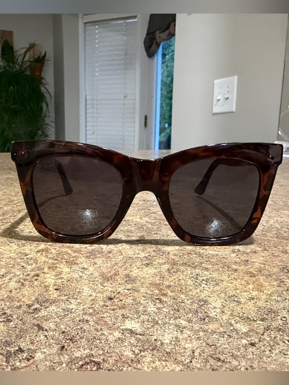 Diff Tortoiseshell Square Sunglasses - Brown Lenses